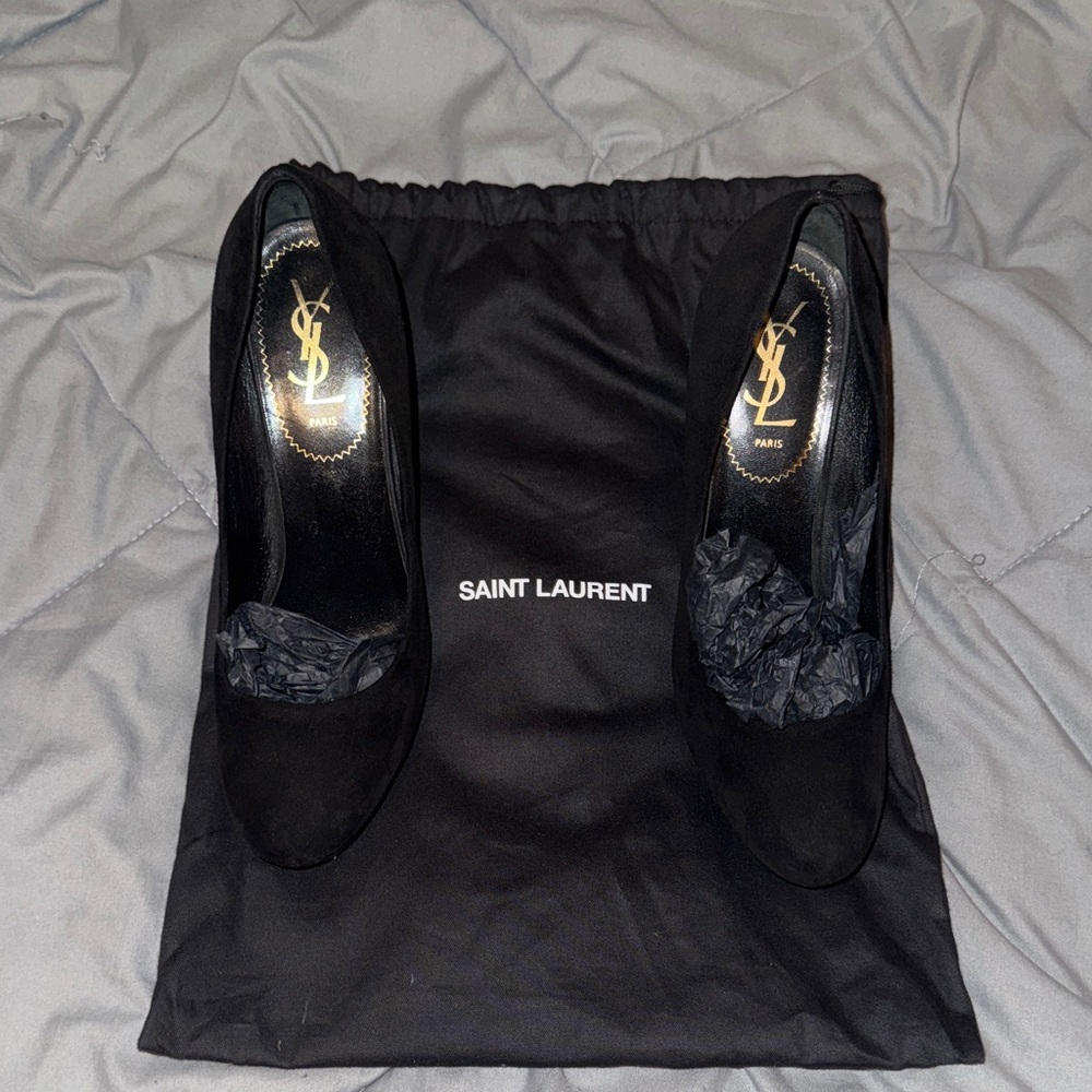 Saint Laurent Classic Black Pumps